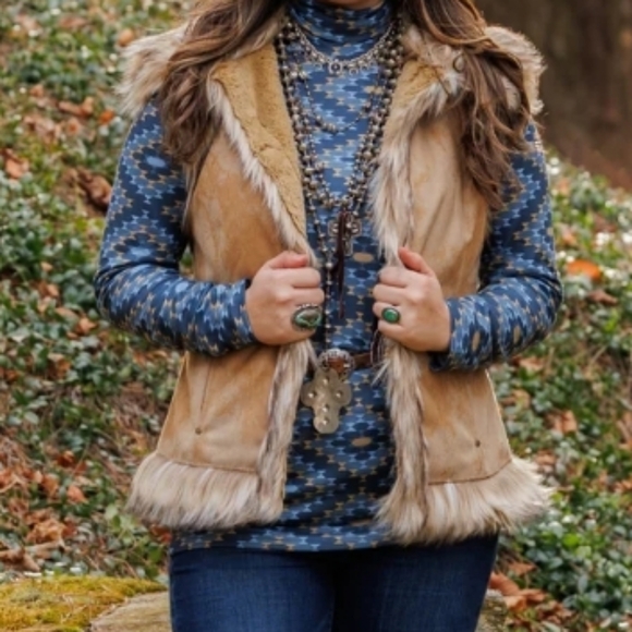 Tasha Polizzi Jackets & Blazers - Tasha Polizzi Luxe Faux Fur Faux Suede Vest Women’s Size S